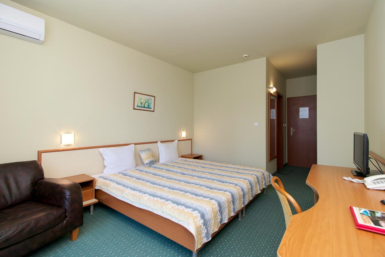 Benvita Hotel غولدن ساندز المظهر الخارجي الصورة